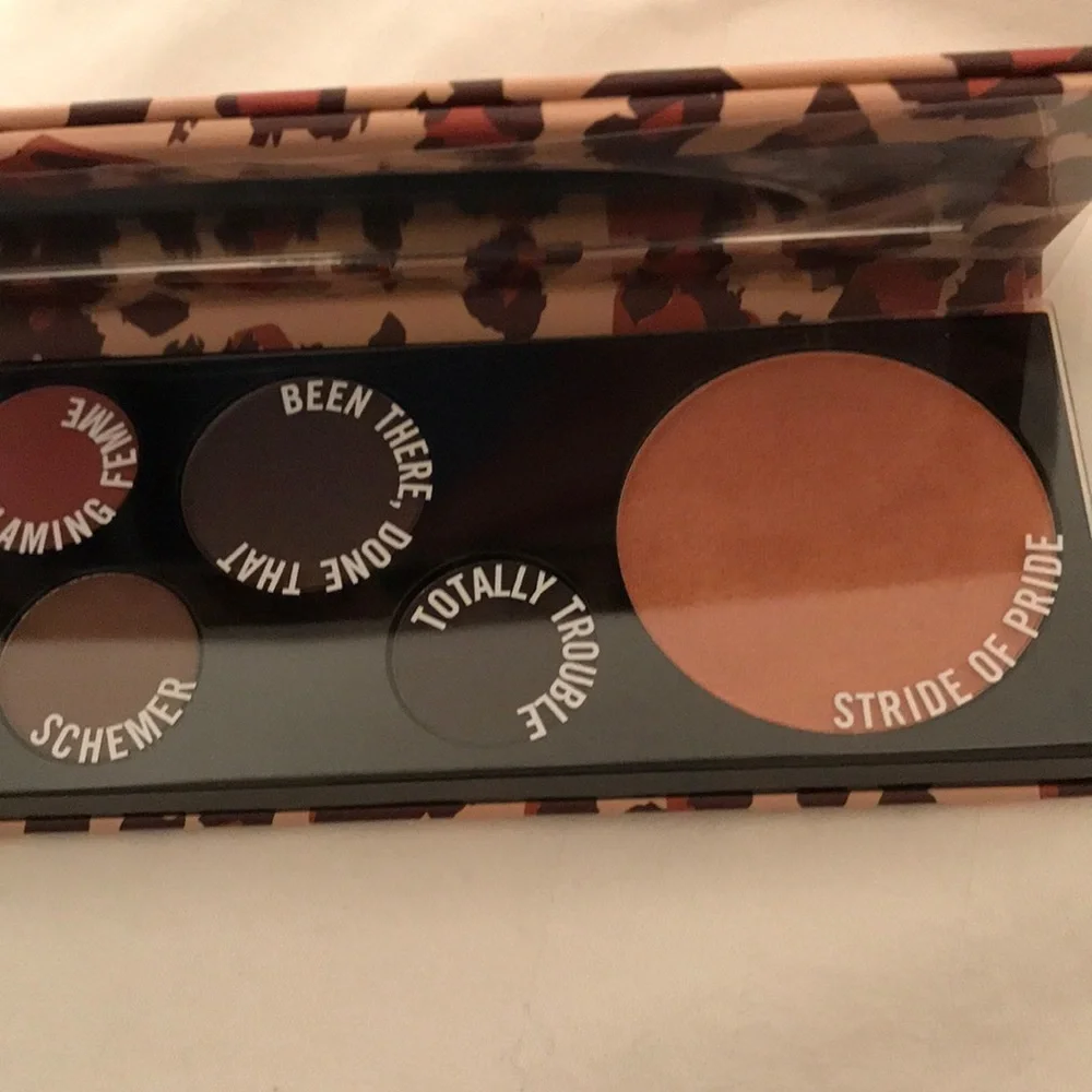 MAC Mischief Minx Limited Edition Palette NWT
